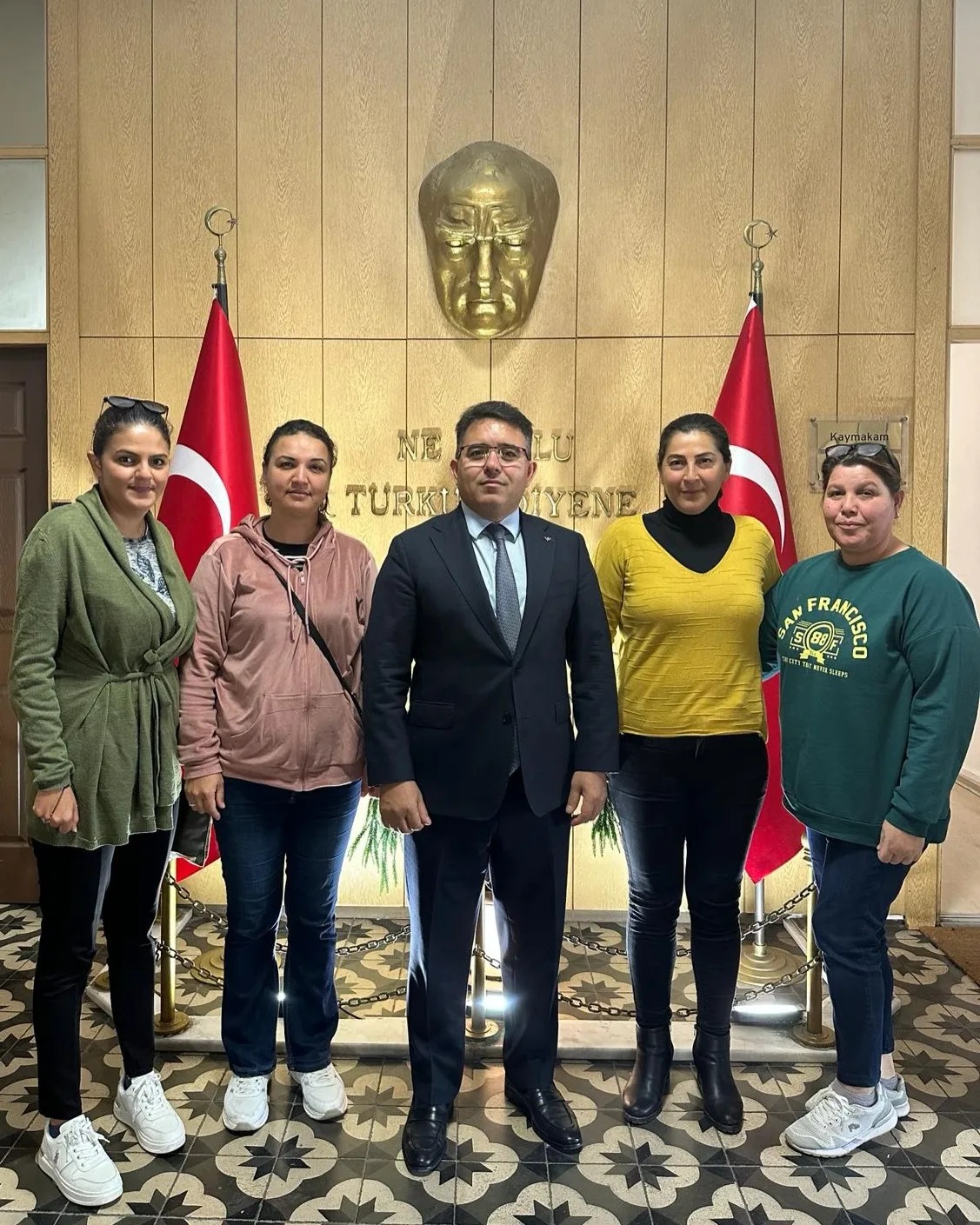 Bozburun Deniz Ticaret Odası Çok Programlı Anadolu Lisesi Okul Aile Birliği, Kaymakamımız Nurullah KAYA' yı ziyaret etti.