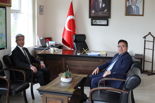 Marmaris Belediye Başkanı Mehmet OKTAY, Kaymakamımız Nurullah KAYA ' yı makamında ziyaret etti.