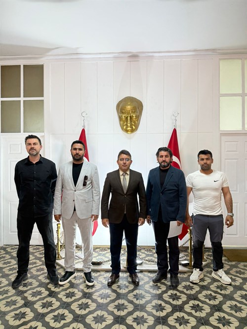 MERKEZ CAMİLER DERNEĞİ BAŞKANI VE YÖNETİM KURULU ÜYELERİ KAYMAKAMIMIZ SAYIN NURULLAH KAYA'YI MAKAMINDA ZİYARET ETTİ