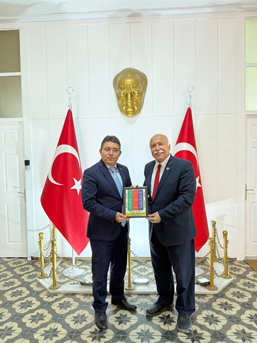 BURSA MARMARA YOZGATLILAR FEDERASYONU BAŞKANI AHMET ARSLAN KAYMAKAMIMIZ SAYIN NURULLAH KAYA'YI KAMINDA ZİYARET ETTİ
